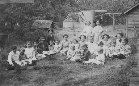 Cove children, ca 1912
