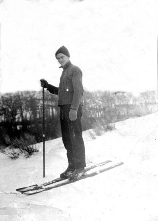 Richard Bonney's father on skis