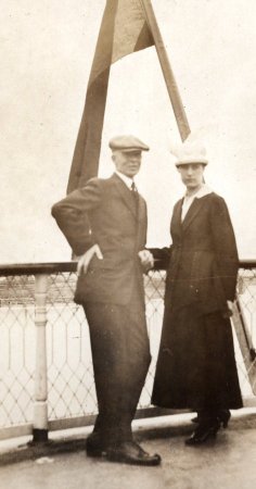 Buzz Fulton's Parents, 1918